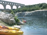 Kanus am Pont du Gard